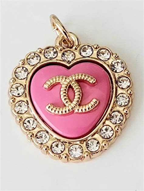 pink chanel heart necklace